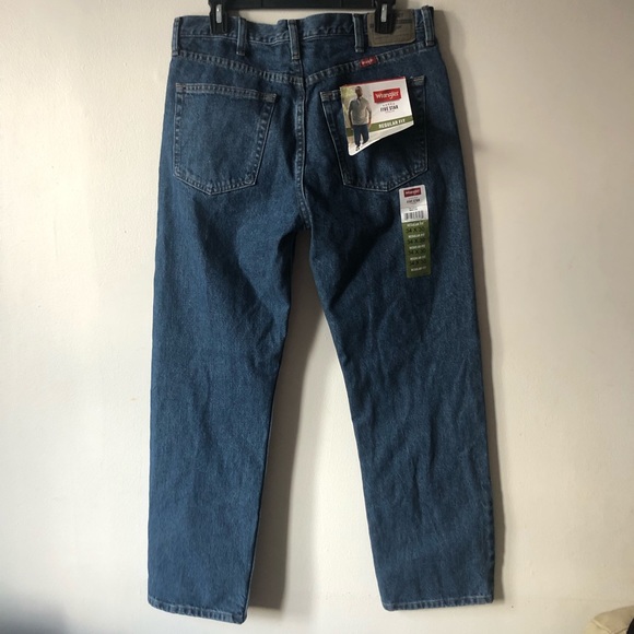 ❤️NWT Wrangler Jeans Regular Fit 34 x 30 - Picture 2 of 6